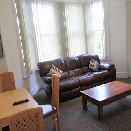 Appartamento No 4 - Large 2 Bed Near Sefton Park And Lark Lane Liverpool Esterno foto