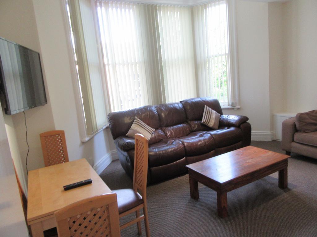 Appartamento No 4 - Large 2 Bed Near Sefton Park And Lark Lane Liverpool Esterno foto
